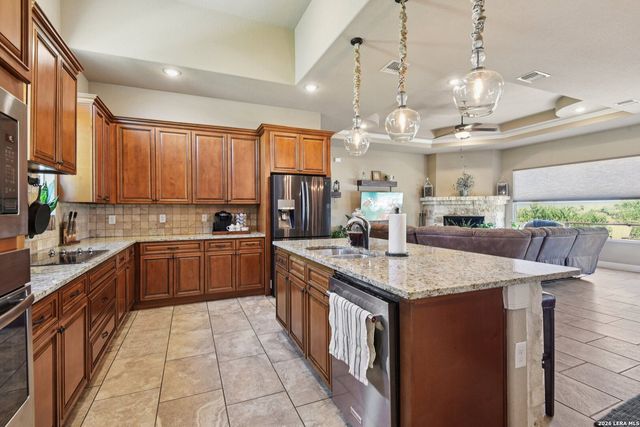 345 Ridge Point, Spring Branch, TX 78070