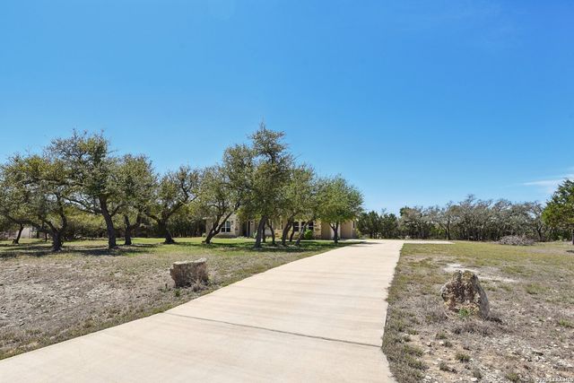 345 Ridge Point, Spring Branch, TX 78070