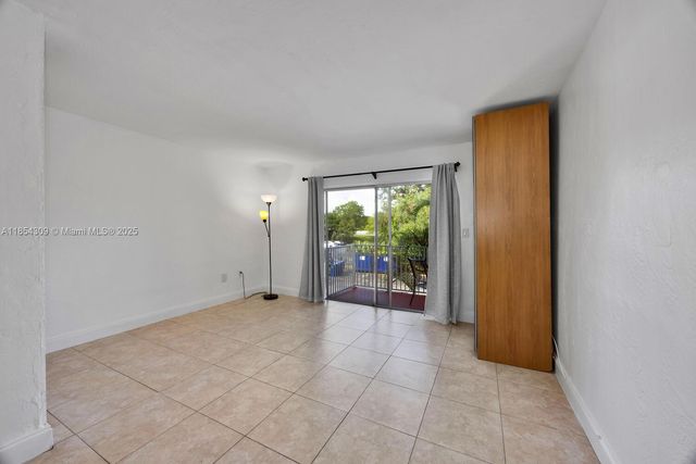 7403 SW 82nd St 207N, Miami, FL 33143