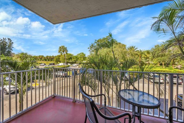 7403 SW 82nd St 207N, Miami, FL 33143