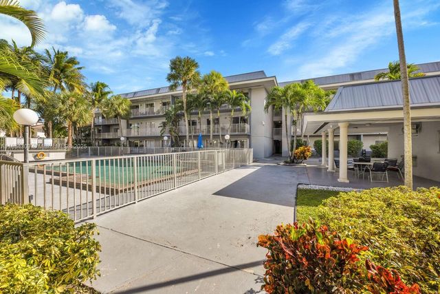 7403 SW 82nd St 207N, Miami, FL 33143