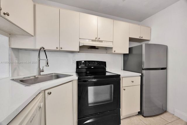 7403 SW 82nd St 207N, Miami, FL 33143