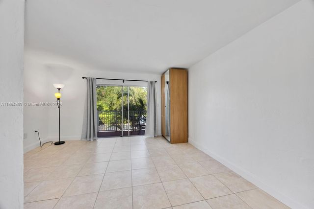 7403 SW 82nd St 207N, Miami, FL 33143