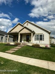 37 Nantucket Street, Colonie, NY 12047