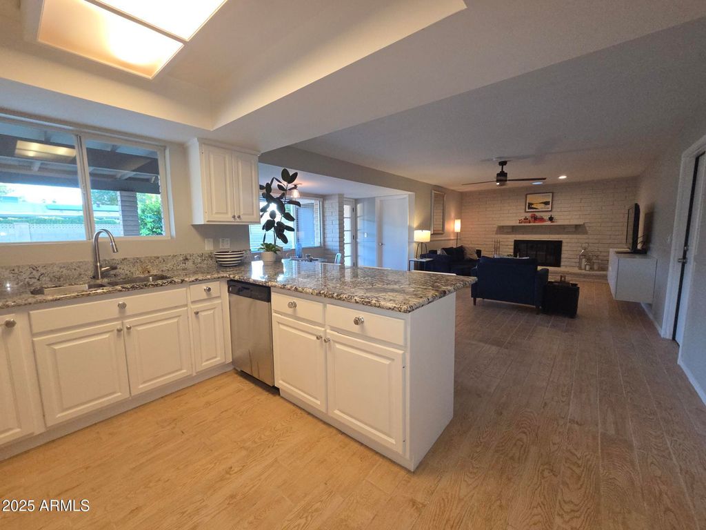 3941 E Cholla Street, Phoenix, AZ 85028