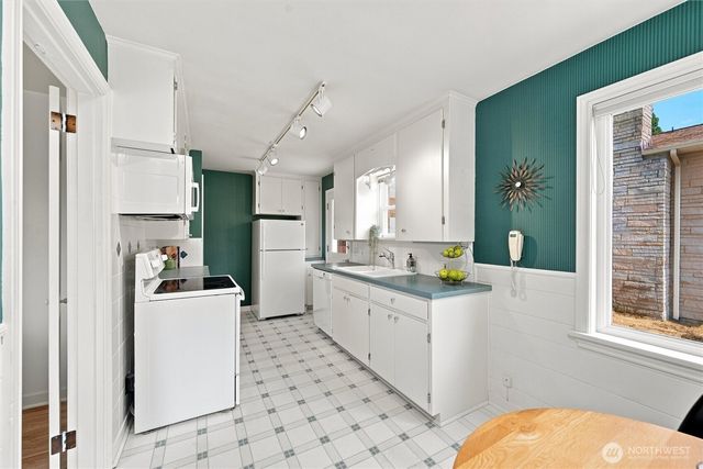 4806 Purdue Avenue NE, Seattle, WA 98105