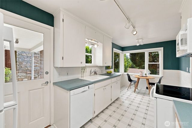 4806 Purdue Avenue NE, Seattle, WA 98105