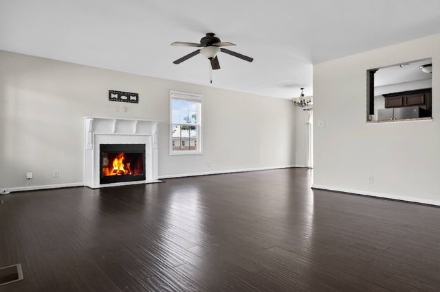 1004 Dwight Eisenhower Way, Clarksville, TN 37042