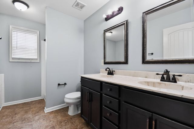 1004 Dwight Eisenhower Way, Clarksville, TN 37042