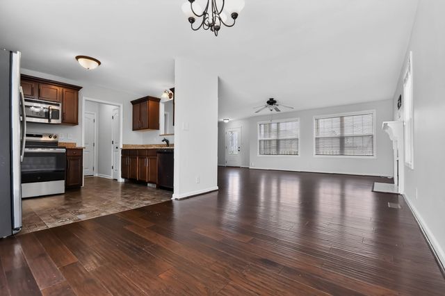 1004 Dwight Eisenhower Way, Clarksville, TN 37042