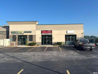 1007 SW CANAL SHORE Drive, Le Claire, IA 52753