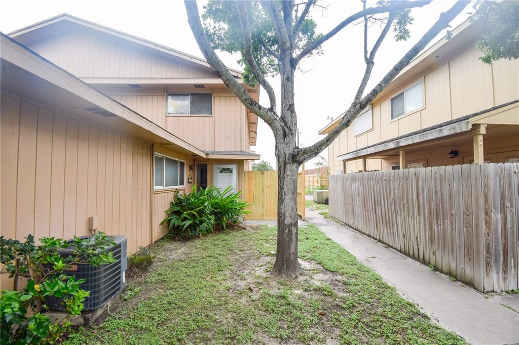 2006 Hidden Lake 3, Corpus Christi, TX 78412