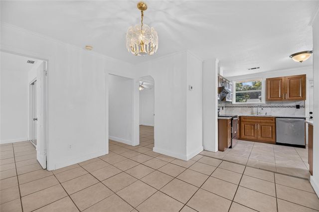1005 E FLORA STREET, Tampa, FL 33604