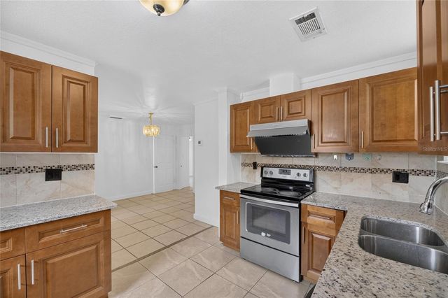 1005 E FLORA STREET, Tampa, FL 33604