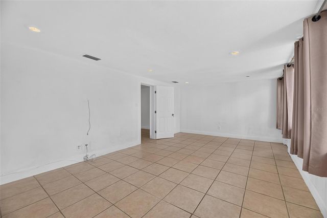 1005 E FLORA STREET, Tampa, FL 33604