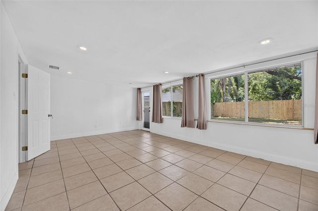 1005 E FLORA STREET, Tampa, FL 33604