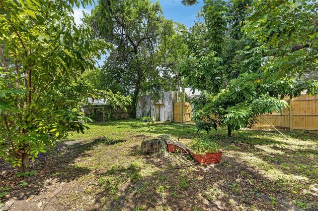 1005 E FLORA STREET, Tampa, FL 33604