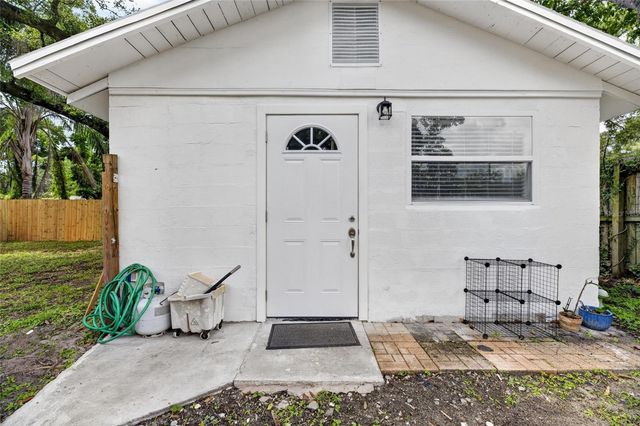 1005 E FLORA STREET, Tampa, FL 33604
