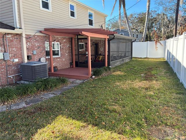 322 FERN CLIFF AVENUE, Temple Terrace, FL 33617