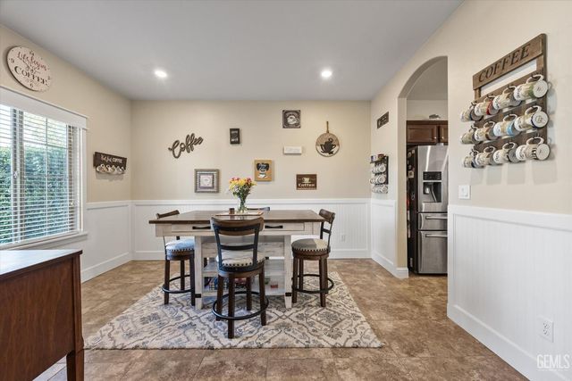 9223 Laurel Meadows Lane, Shafter, CA 93263