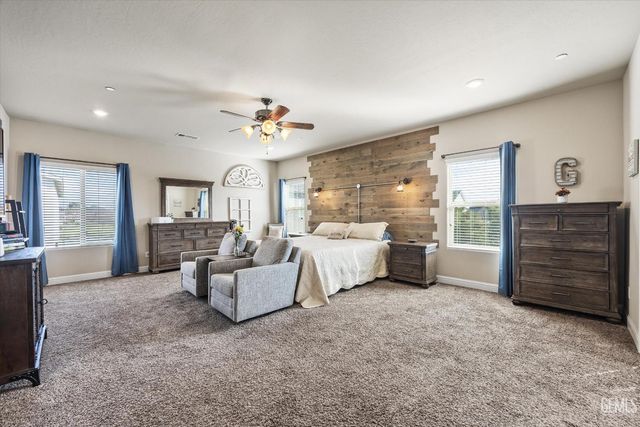 9223 Laurel Meadows Lane, Shafter, CA 93263