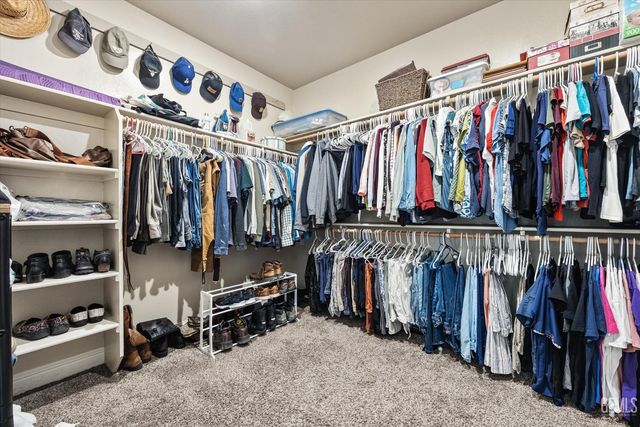 9223 Laurel Meadows Lane, Shafter, CA 93263