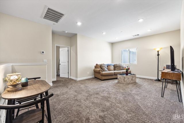 9223 Laurel Meadows Lane, Shafter, CA 93263