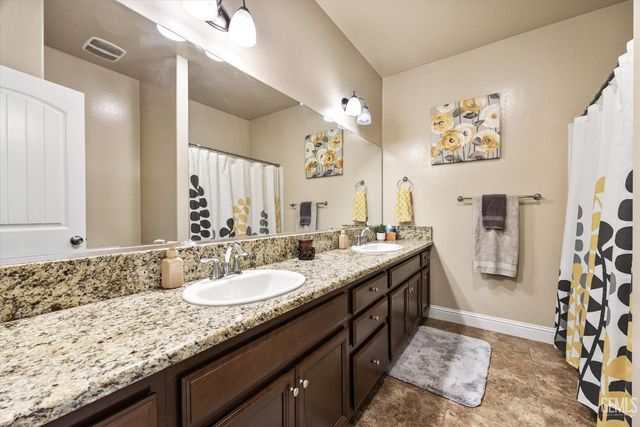 9223 Laurel Meadows Lane, Shafter, CA 93263