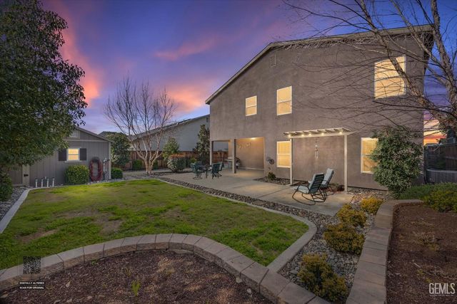 9223 Laurel Meadows Lane, Shafter, CA 93263