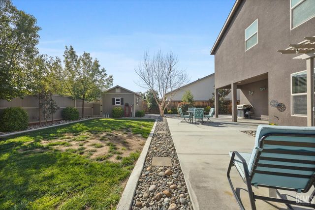 9223 Laurel Meadows Lane, Shafter, CA 93263