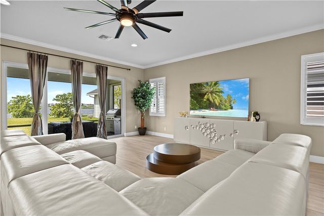 953 Hookline Circle, Loxahatchee, FL 33470