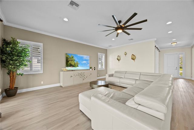 953 Hookline Circle, Loxahatchee, FL 33470