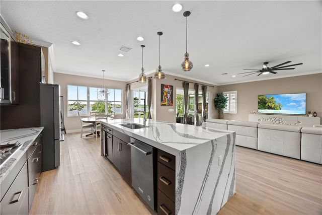 953 Hookline Circle, Loxahatchee, FL 33470