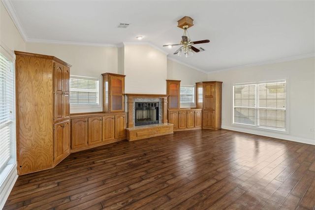 4012 Woodcrest Lane, Lake Charles, LA 70605