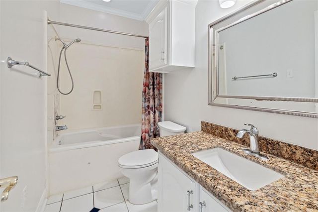 4012 Woodcrest Lane, Lake Charles, LA 70605