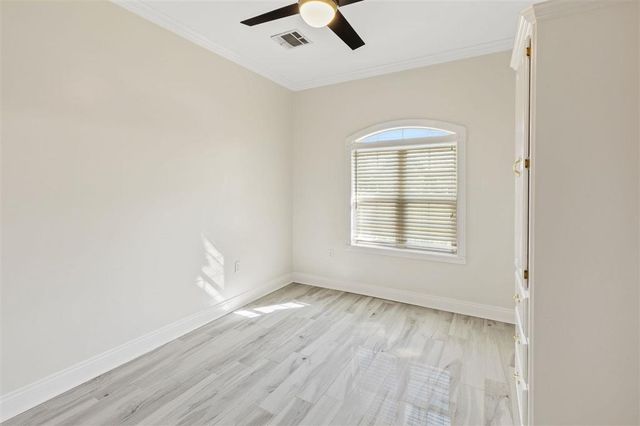 4012 Woodcrest Lane, Lake Charles, LA 70605