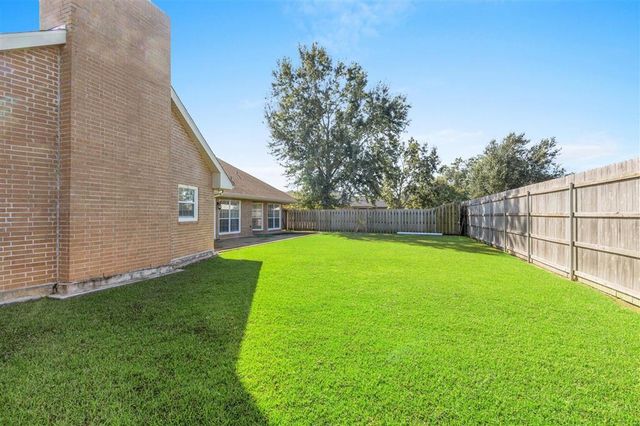 4012 Woodcrest Lane, Lake Charles, LA 70605