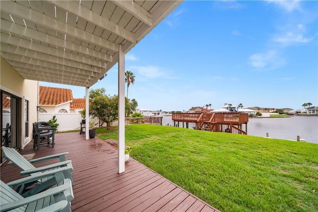 13901 Eaglesnest Bay Dr, Corpus Christi, TX 78418