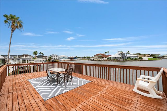 13901 Eaglesnest Bay Dr, Corpus Christi, TX 78418