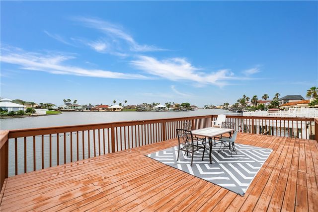 13901 Eaglesnest Bay Dr, Corpus Christi, TX 78418