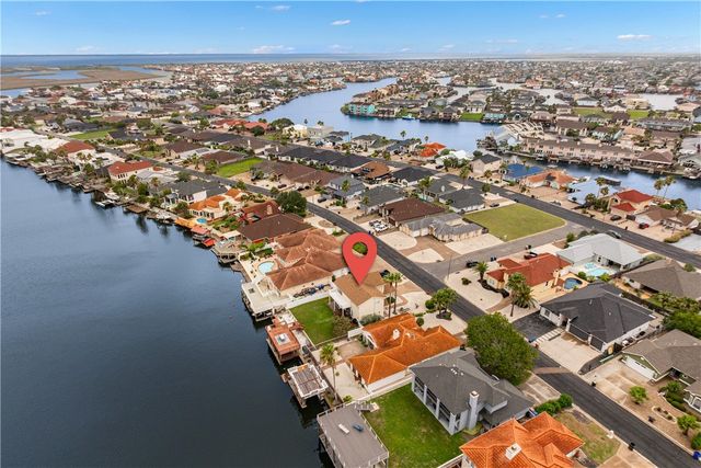 13901 Eaglesnest Bay Dr, Corpus Christi, TX 78418