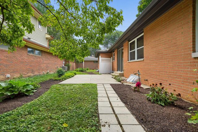 83 Ceramic Drive, Columbus, OH 43214