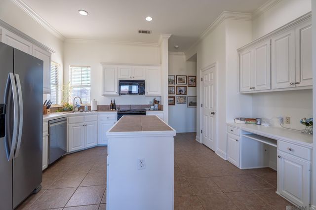 8977 Lake Mist Ave, Baton Rouge, LA 70810