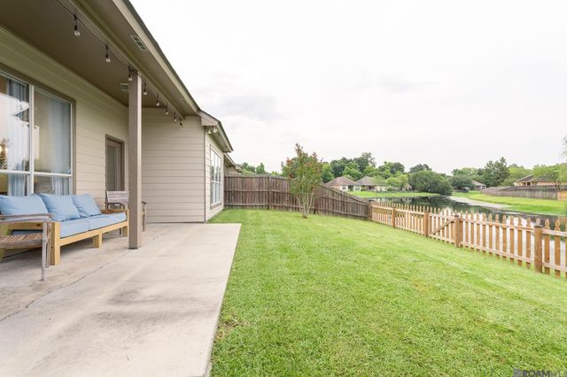 8977 Lake Mist Ave, Baton Rouge, LA 70810