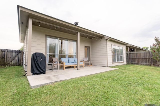 8977 Lake Mist Ave, Baton Rouge, LA 70810