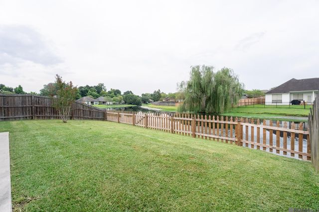 8977 Lake Mist Ave, Baton Rouge, LA 70810