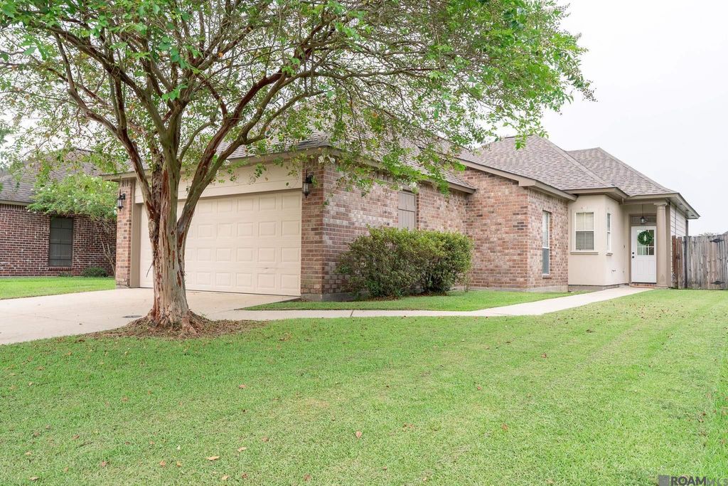 8977 Lake Mist Ave, Baton Rouge, LA 70810
