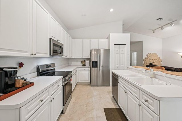 7184 SE Magellan Lane, Stuart, FL 34997
