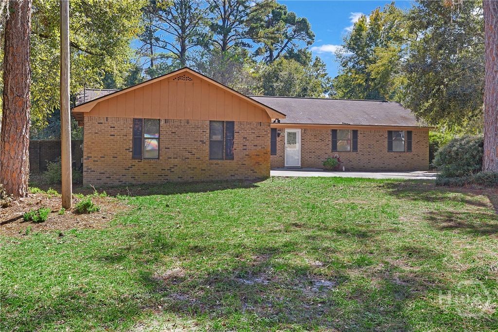 1036 Live Oak Drive, Hinesville, GA 31313