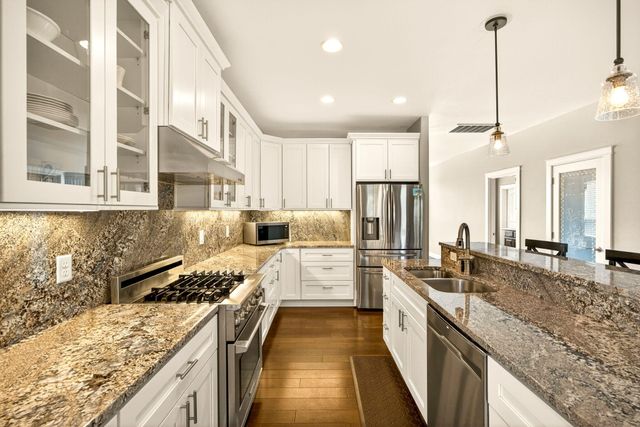 4477 Vista Pointe Drive, Medford, OR 97504